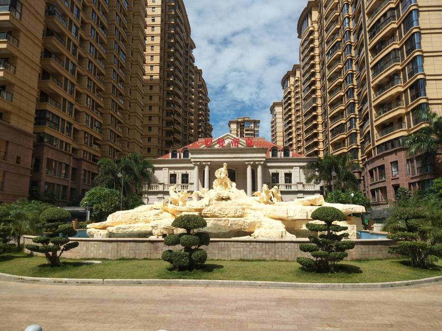 ?？谑行阌^(qū)長濱四路16號(hào) 羅曼帝克5號(hào)樓704號(hào)房產(chǎn)